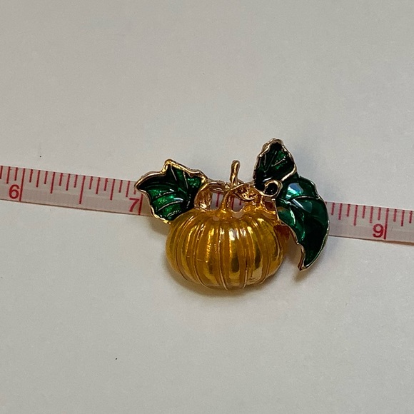 Pumpkin Brooch - Picture 5 of 5